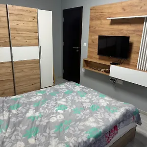 Vanilla Ice Apartment